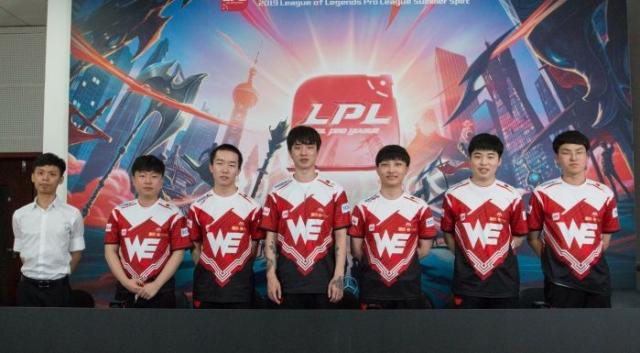 的表现尤为 的表现尤为