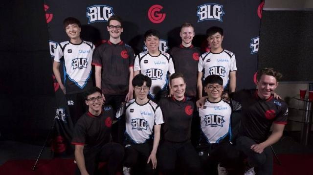 这个背景板 这个背景板